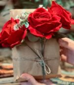 تغليف ورد صناعي